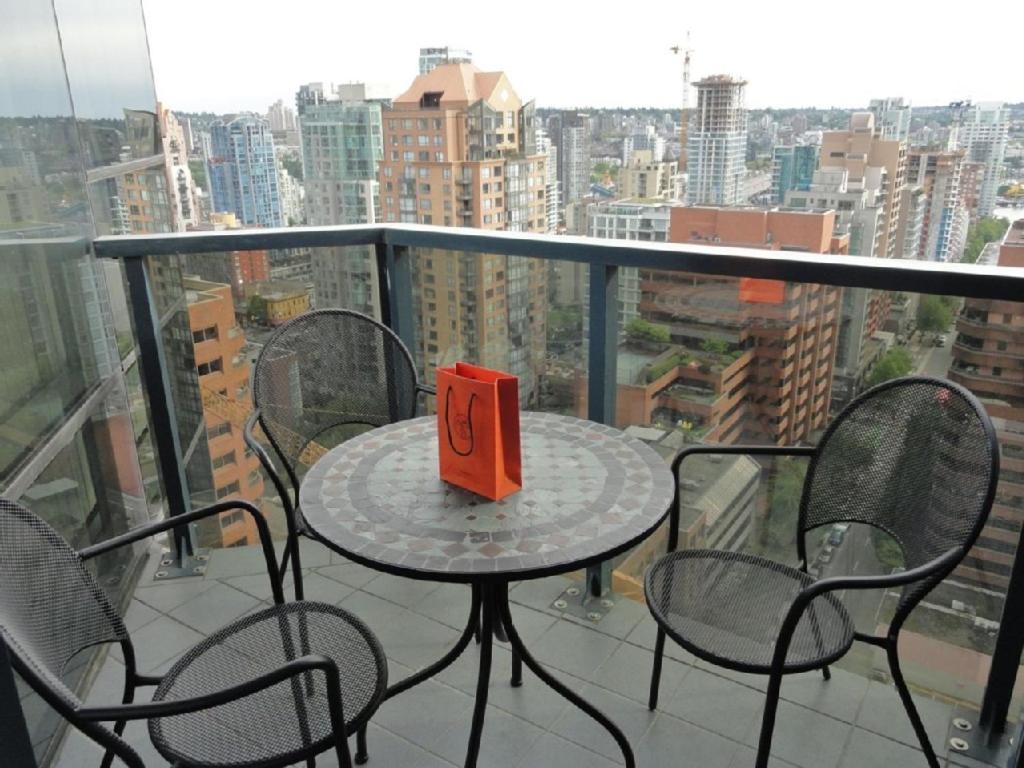 Your Alternative To A Five Star Hotel - Premium Location バンクーバー エクステリア 写真